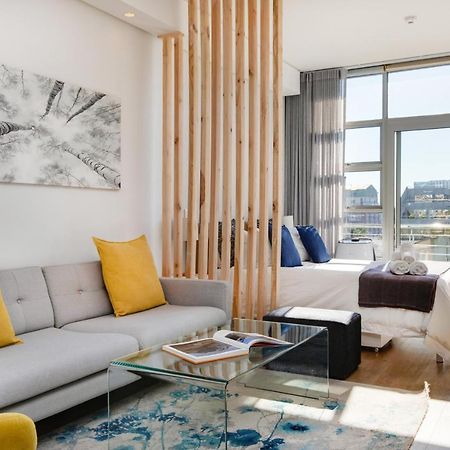 Backup-Powered Trendy Ny City Apartment At Table Mountain Fokváros Kültér fotó