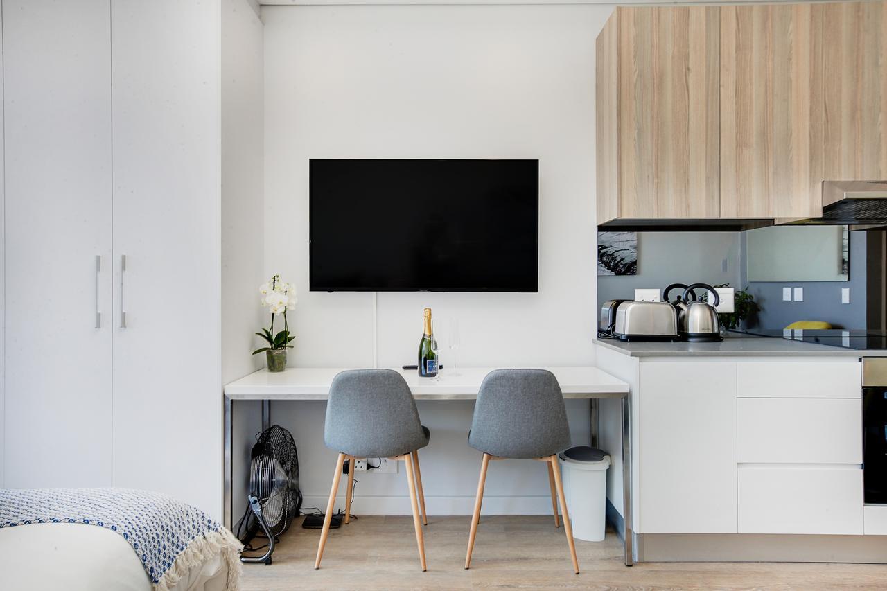 Backup-Powered Trendy Ny City Apartment At Table Mountain Fokváros Kültér fotó