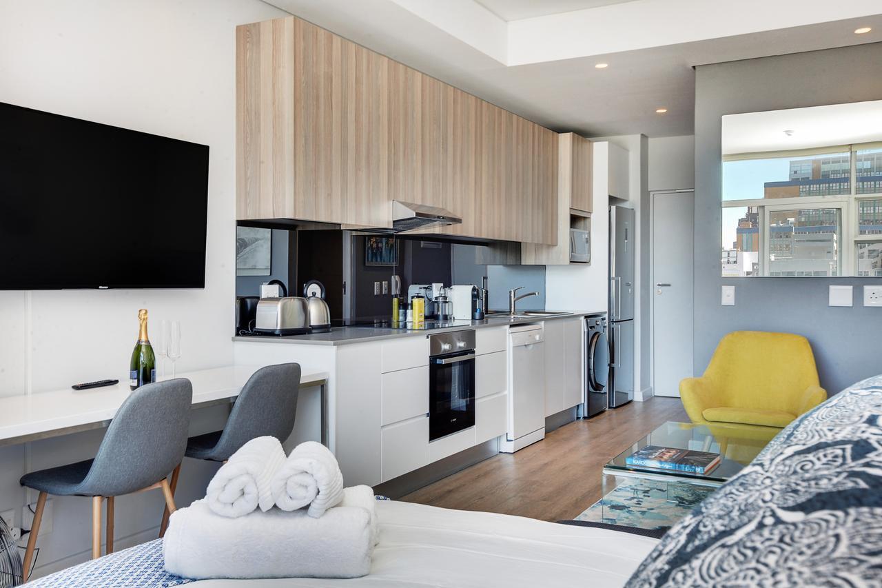 Backup-Powered Trendy Ny City Apartment At Table Mountain Fokváros Kültér fotó